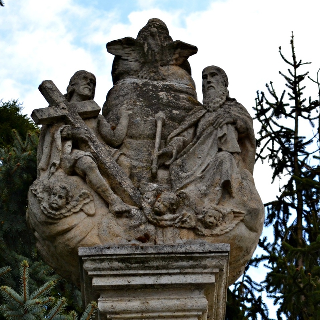 Szenthromsg szobor - Rbapatona