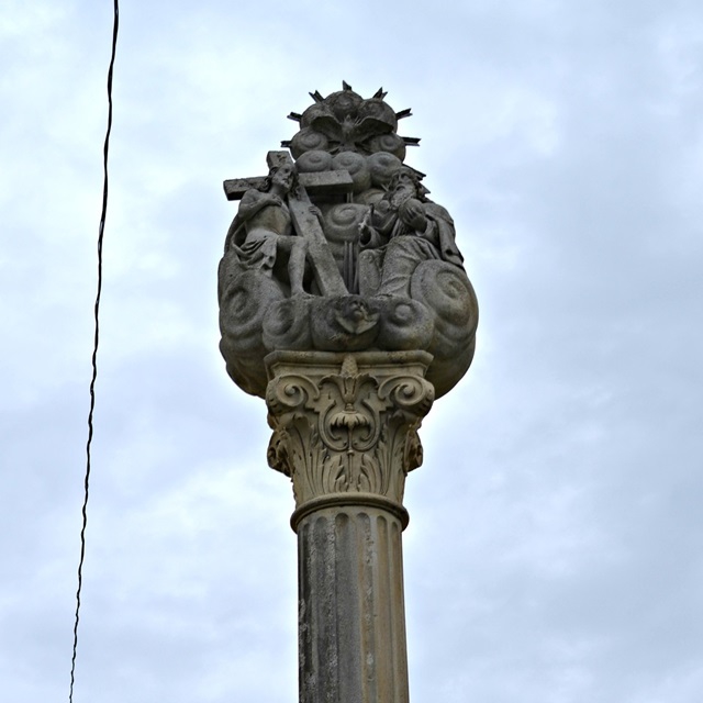 Szenthromsg szobor - Vg