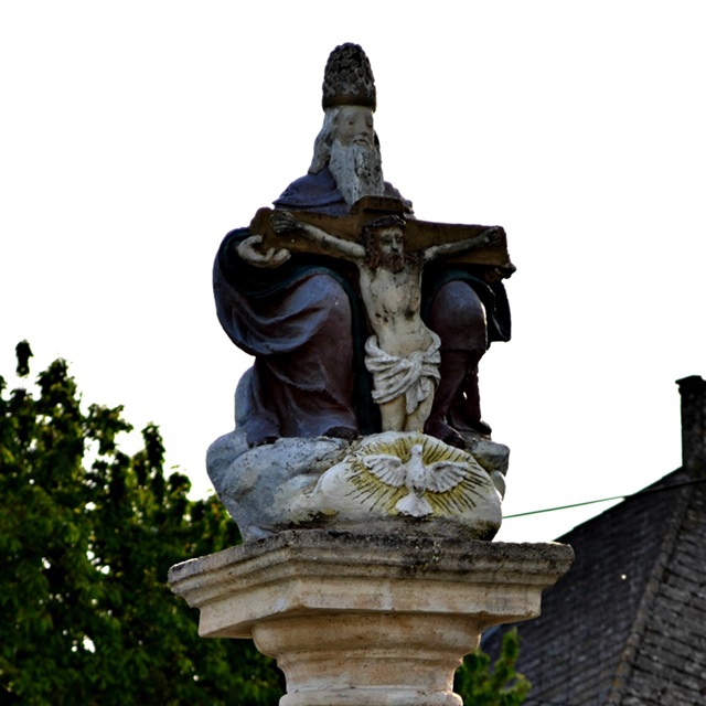 Szenthromsg szobor - Maglca