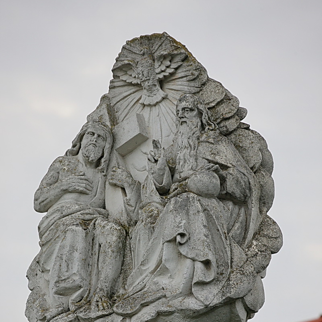 Szenthromsg szobor - Kisfalud
