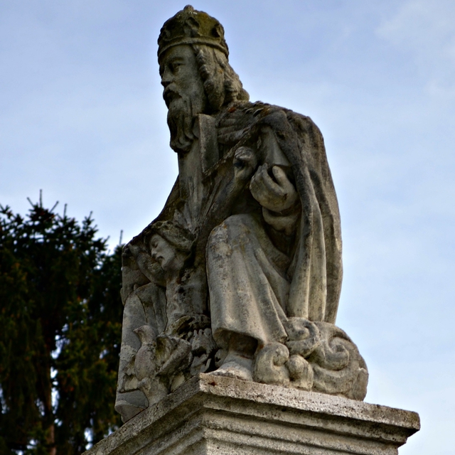 Szenthromsg szobor - Markotabdge